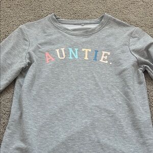 Gray Sweatshirt with Colorful 'AUNTIE' Print